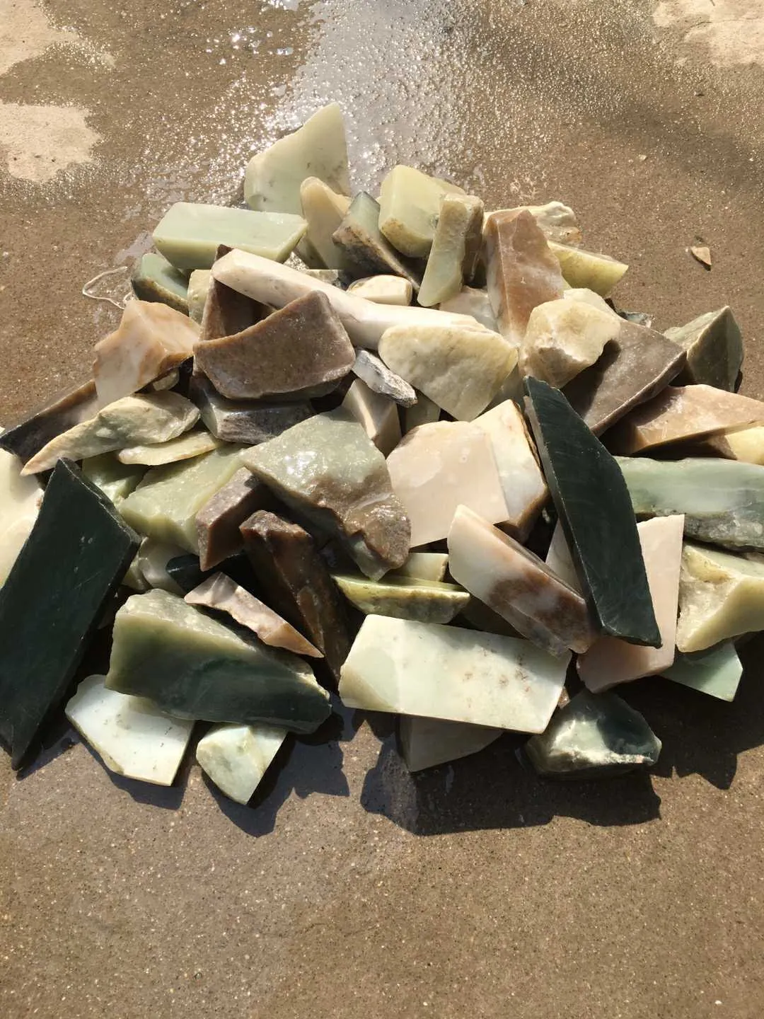 Natural Kunlun Nephrite Jade   Siberian Nephrite Jade Mixed 15kg